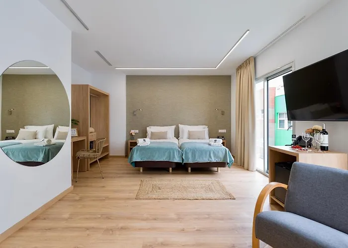 Ξενοδοχείο Emete & Coworking By Airnest 3*