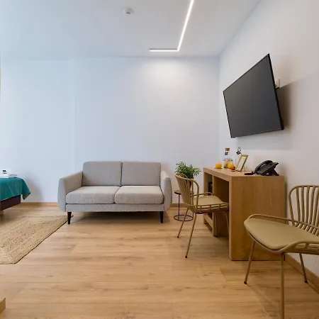 Emete & Coworking By Airnest Hotell
