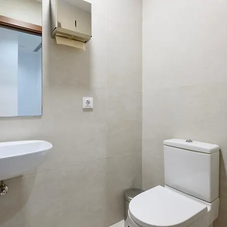 Emete & Coworking By Airnest Hotell