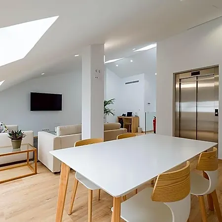 Hotell Emete & Coworking By Airnest 3*