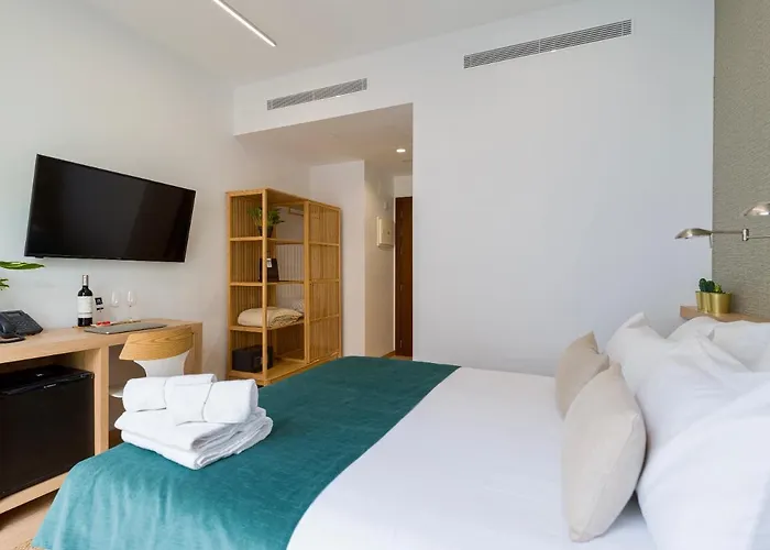 Emete & Coworking By Airnest ホテル 3*