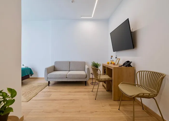 Emete & Coworking By Airnest Hotel