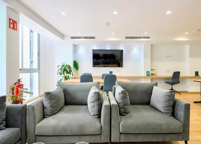 Hotel Emete & Coworking By Airnest 3*